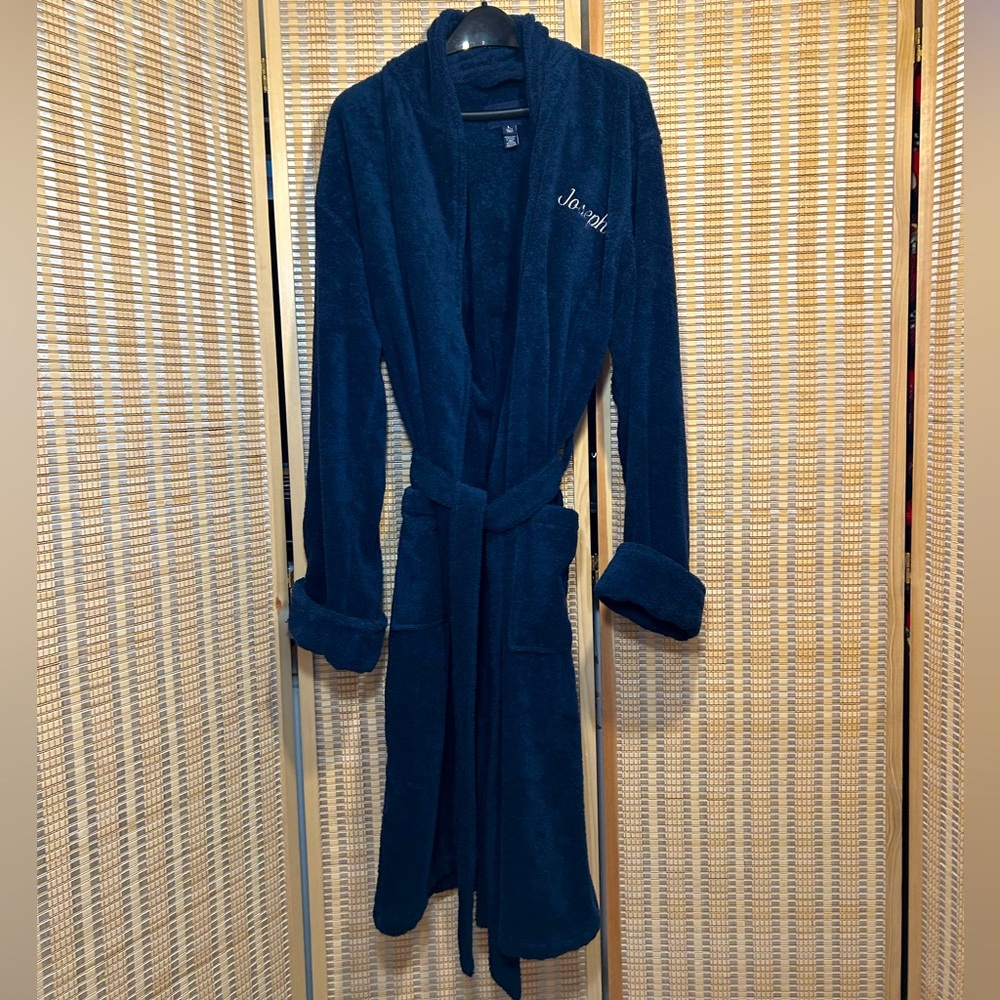Joseph Monogrammed Robe - Picture 2 of 10